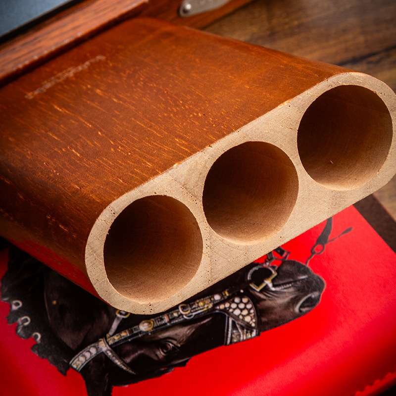 Bao da 3 điếu hình ngựa Lubinski YJA-50032